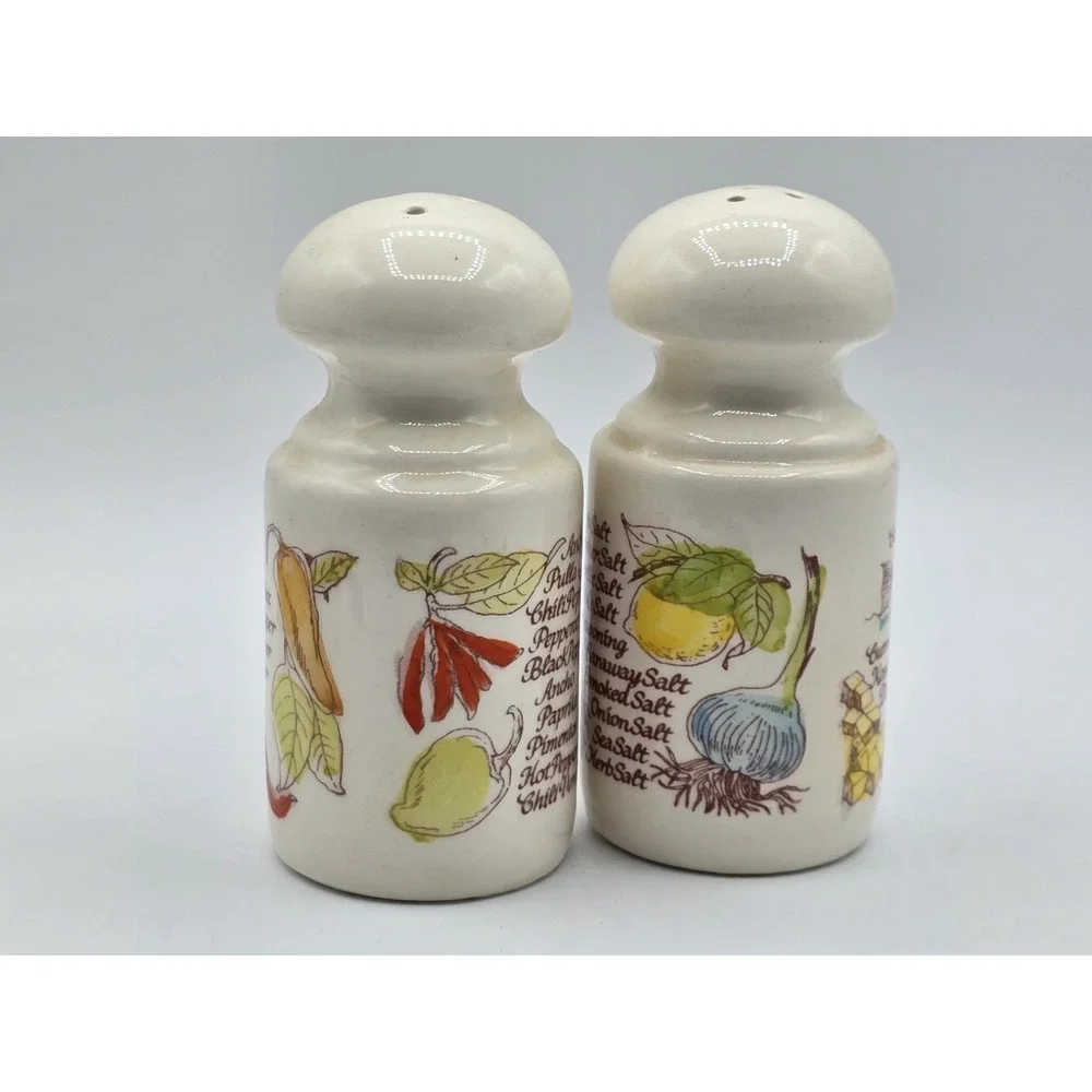 Avon Country Kitchen Salt & Pepper Shakers with Mushroom Top 1980 Vintage